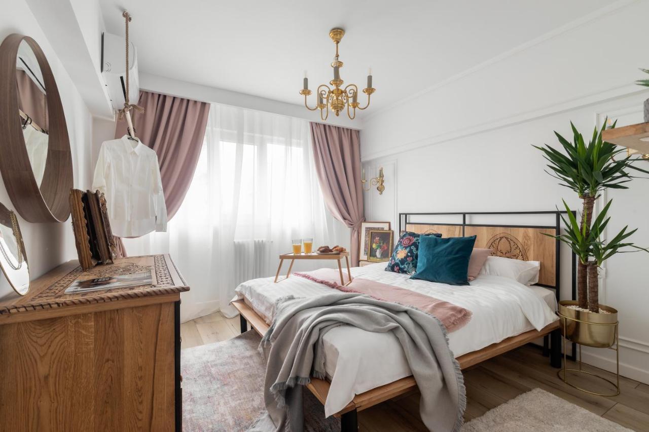 Eclectic 3 Bedroom Calea Victoriei By Urbanesq Bukarest Kültér fotó