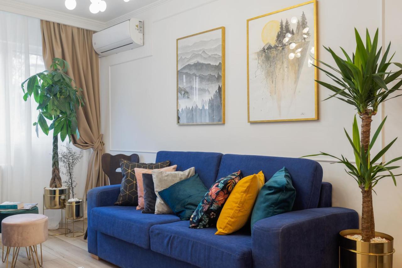 Eclectic 3 Bedroom Calea Victoriei By Urbanesq Bukarest Kültér fotó