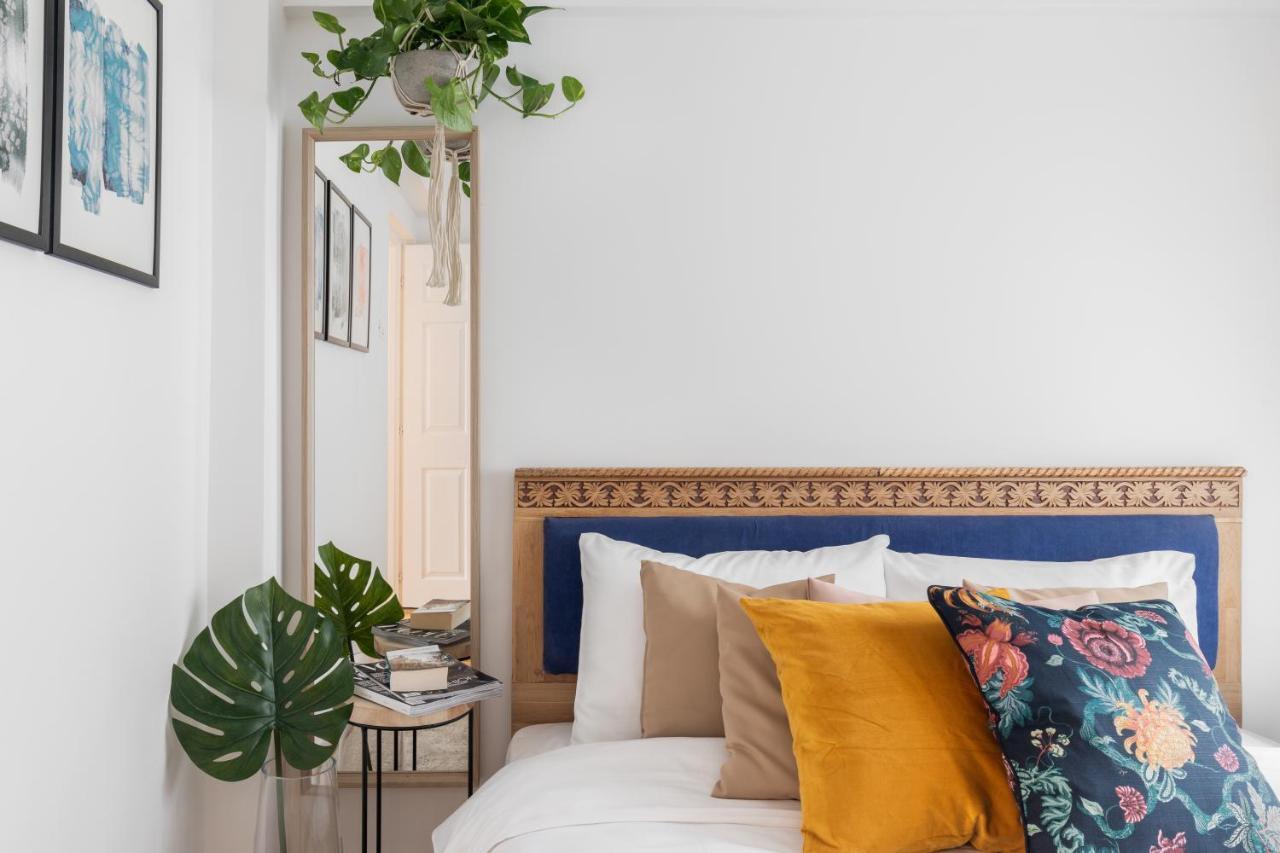 Eclectic 3 Bedroom Calea Victoriei By Urbanesq Bukarest Kültér fotó