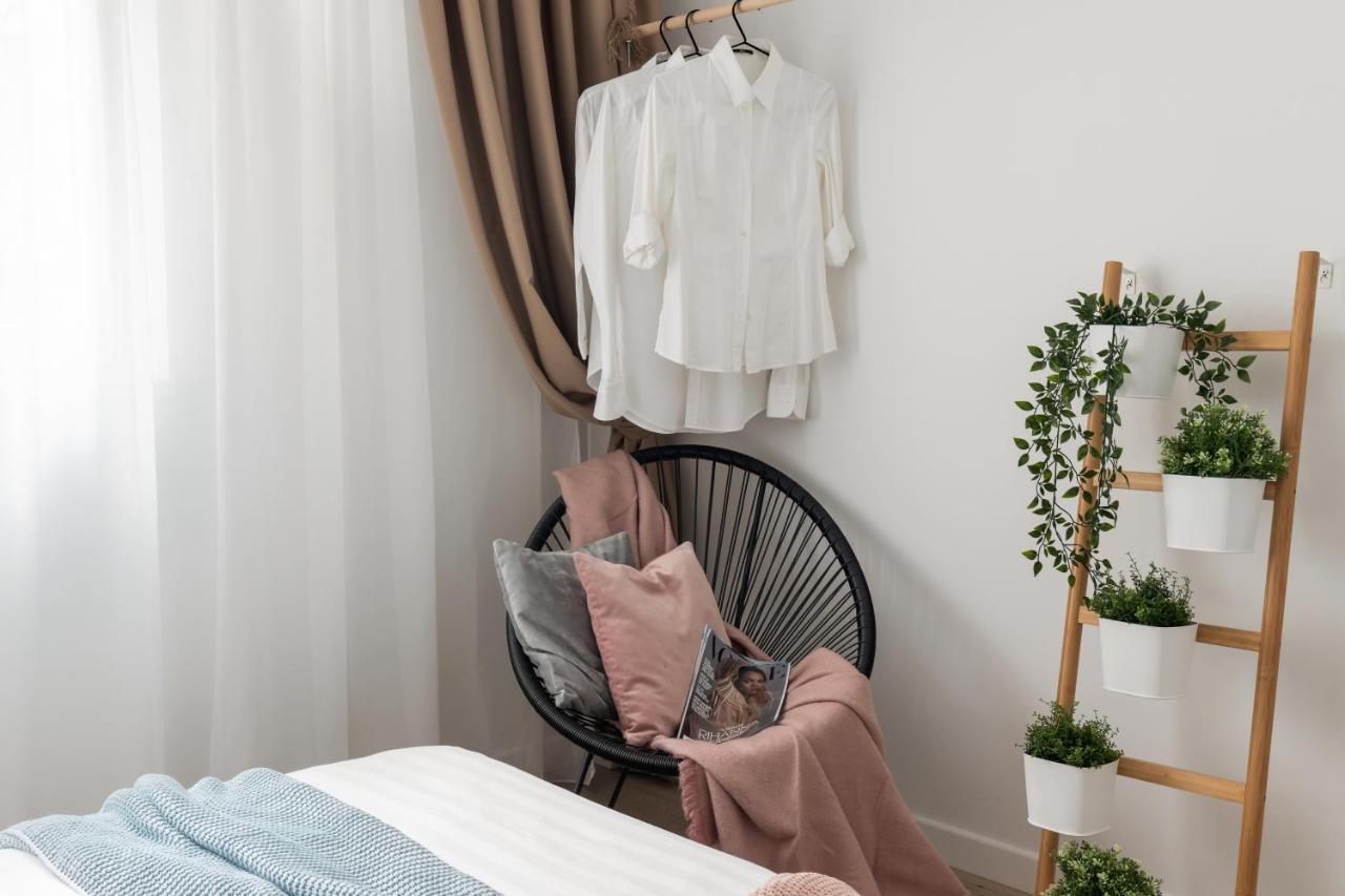 Eclectic 3 Bedroom Calea Victoriei By Urbanesq Bukarest Kültér fotó